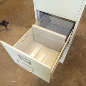  4 Drawer Metal Filing Cabinet (Has Key)